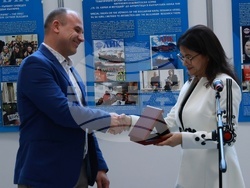 Народно събрание - Росица Кирова - награждаване