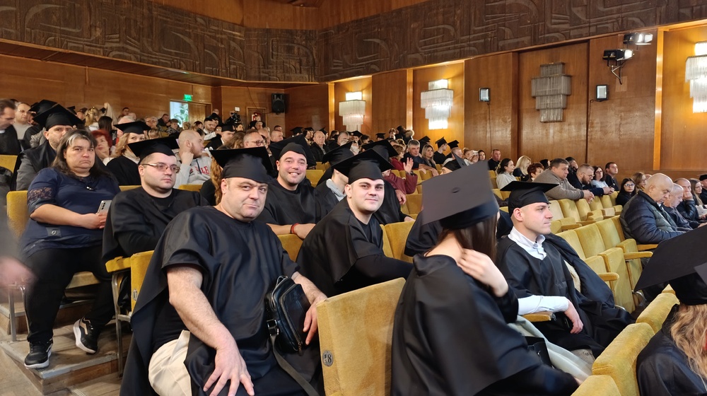 Студенти от Факултета „Артилерия, ПВО и КИС“ в Шумен получиха дипломите си на церемония 