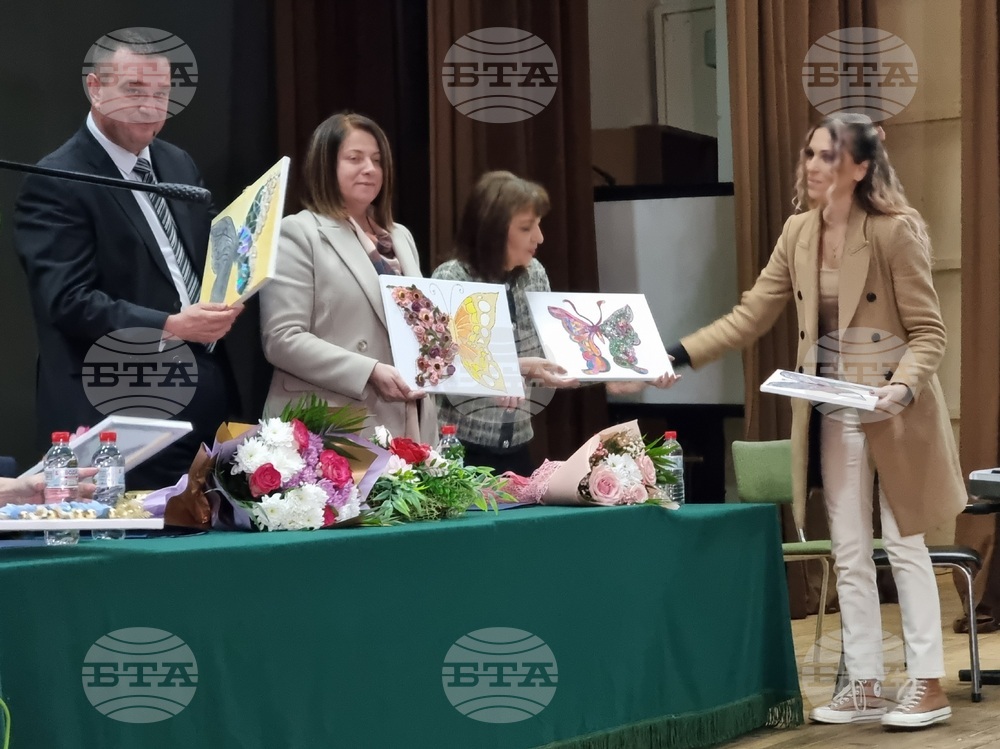 Кърджали - филиал „Любен Каравелов“ - абсолвенти