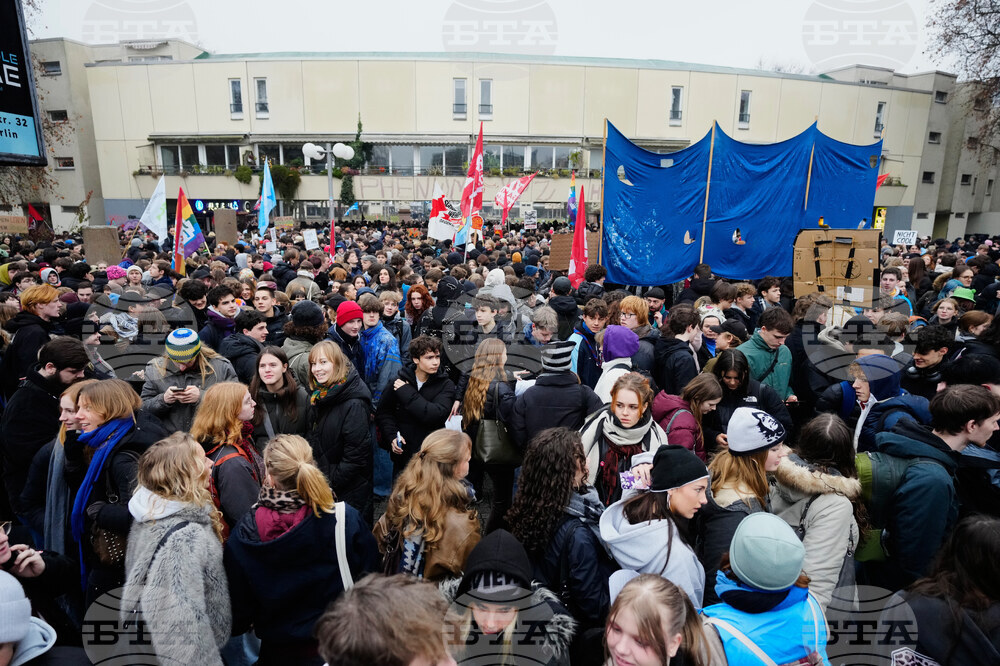 Хиляди германски ученици протестираха срещу законопроекта за доброволна военна служба