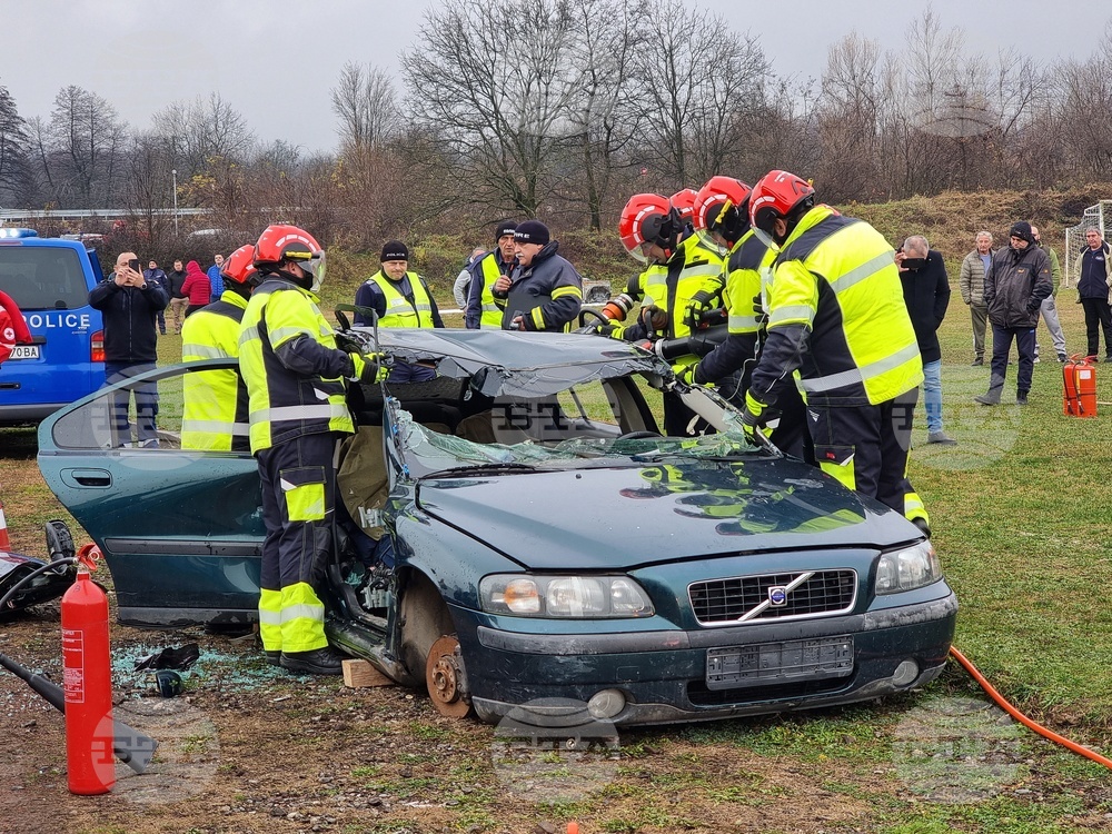 Вършец - спасители - демонстрации