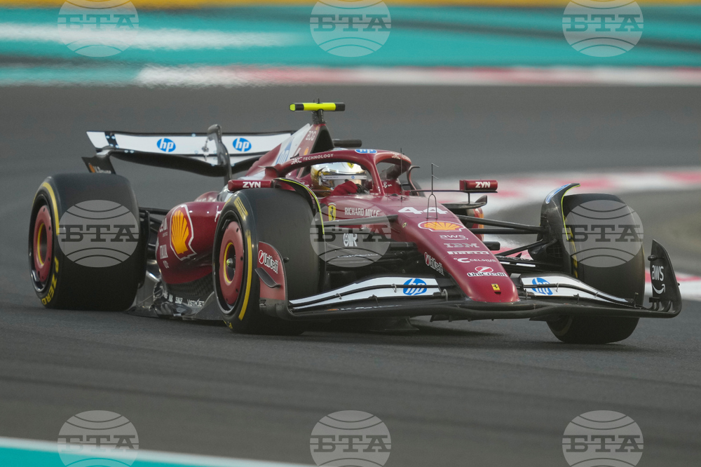Abu Dhabi F1 GP Auto Racing