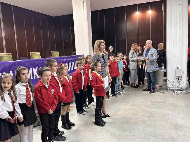 Център за подкрепа за личностно развитие-Детски комплекс, гр. Сливен: Рекорден брой медали завоюваха сливенските ученици в международното състезание „Математика без граници“ – есен 2025