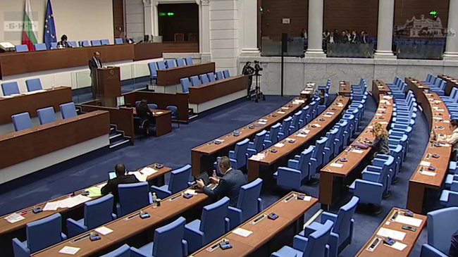 Министър Иван Иванов коментира, че ще проследи сроковете по полагане на маркировка по републиканския път в участъка между Видин и Монтана