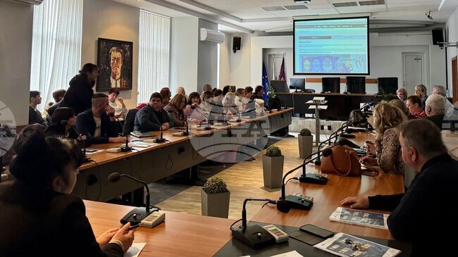 Кметове, кметски наместници и служители в Община Ловеч са преминали обучение за разпознаване на евро банкнотите