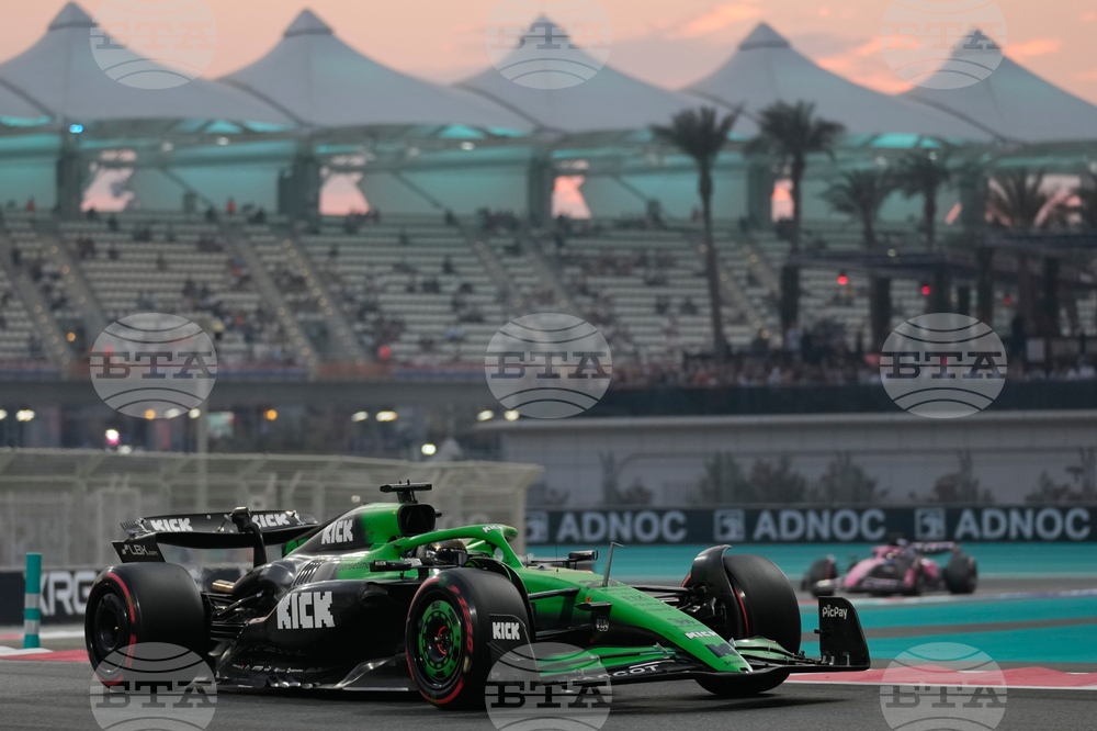 Abu Dhabi F1 GP Auto Racing
