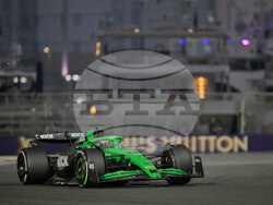 Abu Dhabi F1 GP Auto Racing