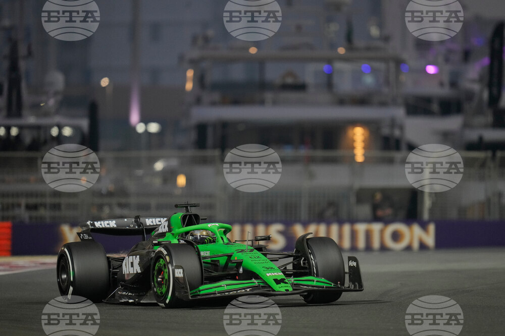 Abu Dhabi F1 GP Auto Racing