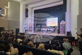 Петрич - 77-години средно училище „Никола Вапцаров“