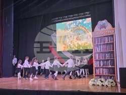 Петрич - 77-години средно училище „Никола Вапцаров“