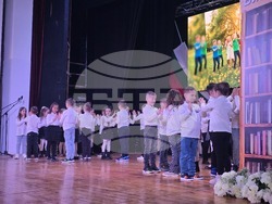 Петрич - 77-години средно училище „Никола Вапцаров“