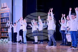 Петрич - 77-години средно училище „Никола Вапцаров“