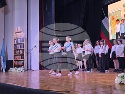 Петрич - 77-години средно училище „Никола Вапцаров“