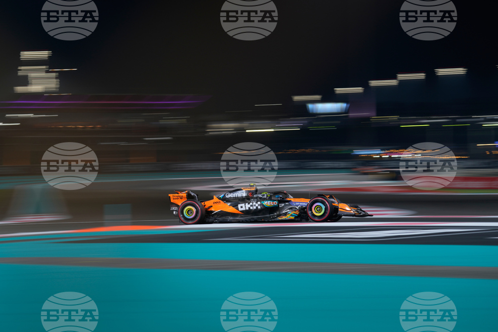 APTOPIX Abu Dhabi F1 GP Auto Racing