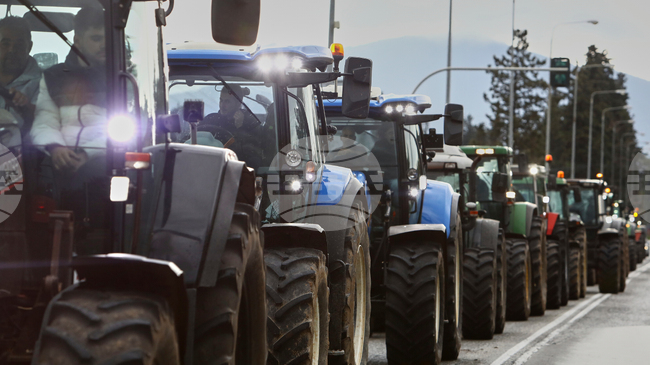 Протестиращите гръцки фермери свалиха блокадата на граничен пункт Промахон, движението е възстановено