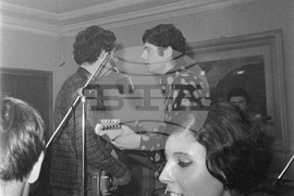 Веселие по време на бала на студентите във Висшия институт за театрално и филмово изкуство (ВИТИЗ) „Кръстьо Сарафов“  през 1968 година