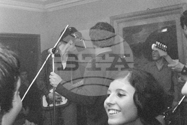 Веселие по време на бала на студентите във Висшия институт за театрално и филмово изкуство (ВИТИЗ) „Кръстьо Сарафов“  през 1968 година