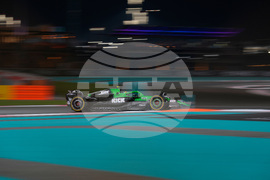 Abu Dhabi F1 GP Auto Racing
