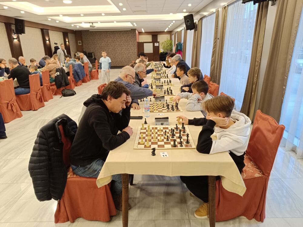 Областна администрация Русе: Утре в Зала 1 на Областната администрация на Русе ще се проведе турнир по ускорен шах 