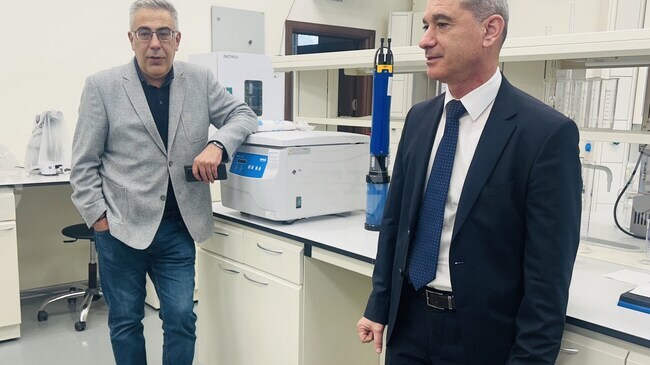 Бургаски държавен университет "Проф. д-р Асен Златаров": Млади изследователи влизат в университетските лаборатории на БДУ – започват STEM кръжоците по химия и опазване на околната среда и по биология и здравно образование