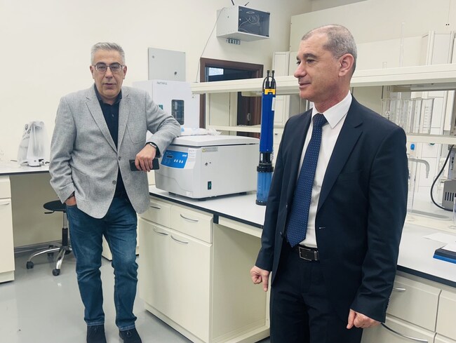 Бургаски държавен университет "Проф. д-р Асен Златаров": Млади изследователи влизат в университетските лаборатории на БДУ – започват STEM кръжоците по химия и опазване на околната среда и по биология и здравно образование