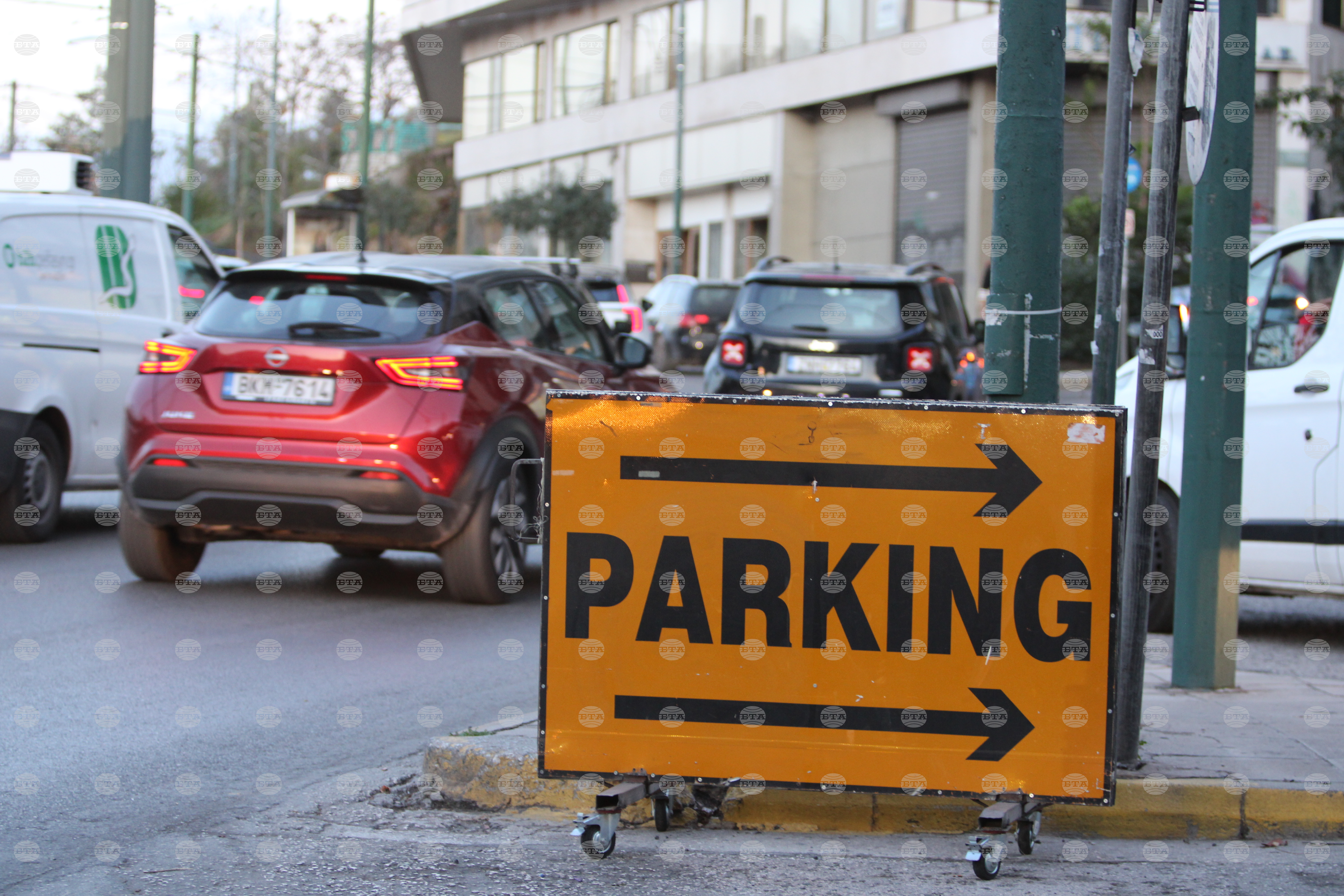 Зони и такси за паркиране - как в съседните страни се справят със ситуацията