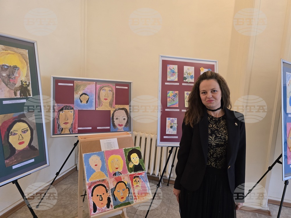 Детски творби по проект "Символите в изкуството" подредиха в плевенската галерия Дарение "Колекция Светлин Русев"