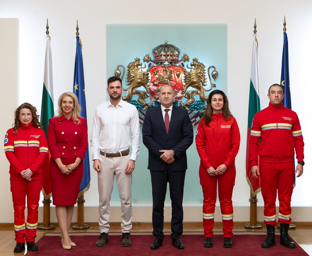 Президентът Радев: Утвърждаването на статута на парамедиците ще укрепи капацитета на спешната медицинска помощ в България