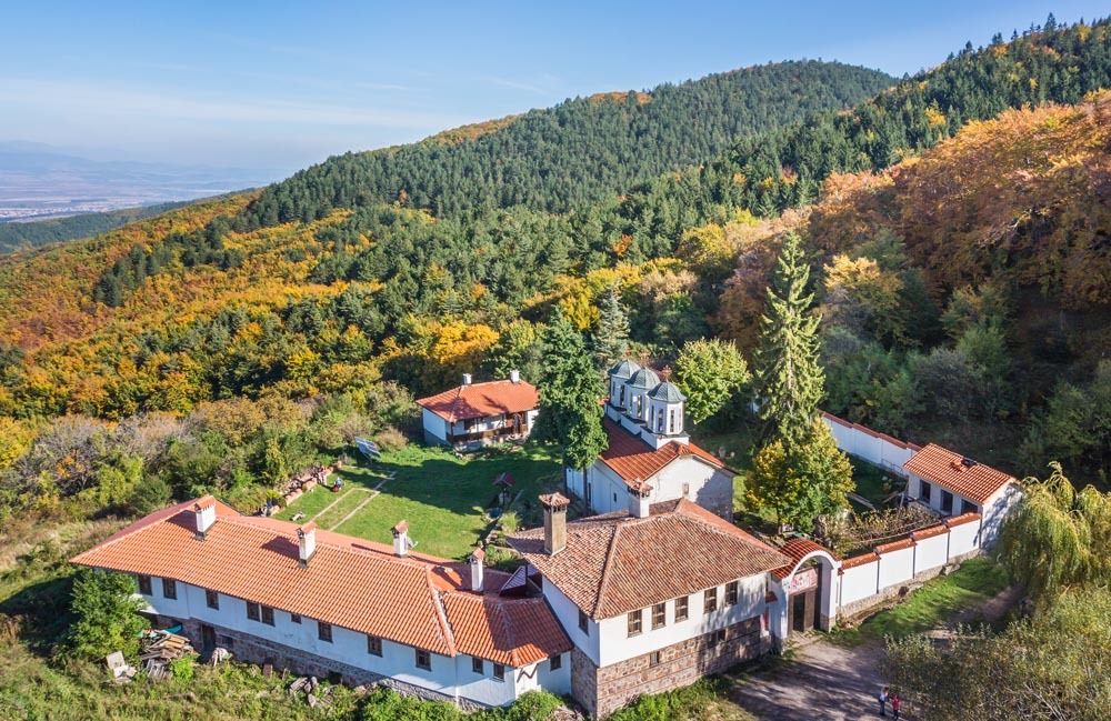 Регионалният исторически музей – София показва в изложба „огърлицата“ от манастири около столицата