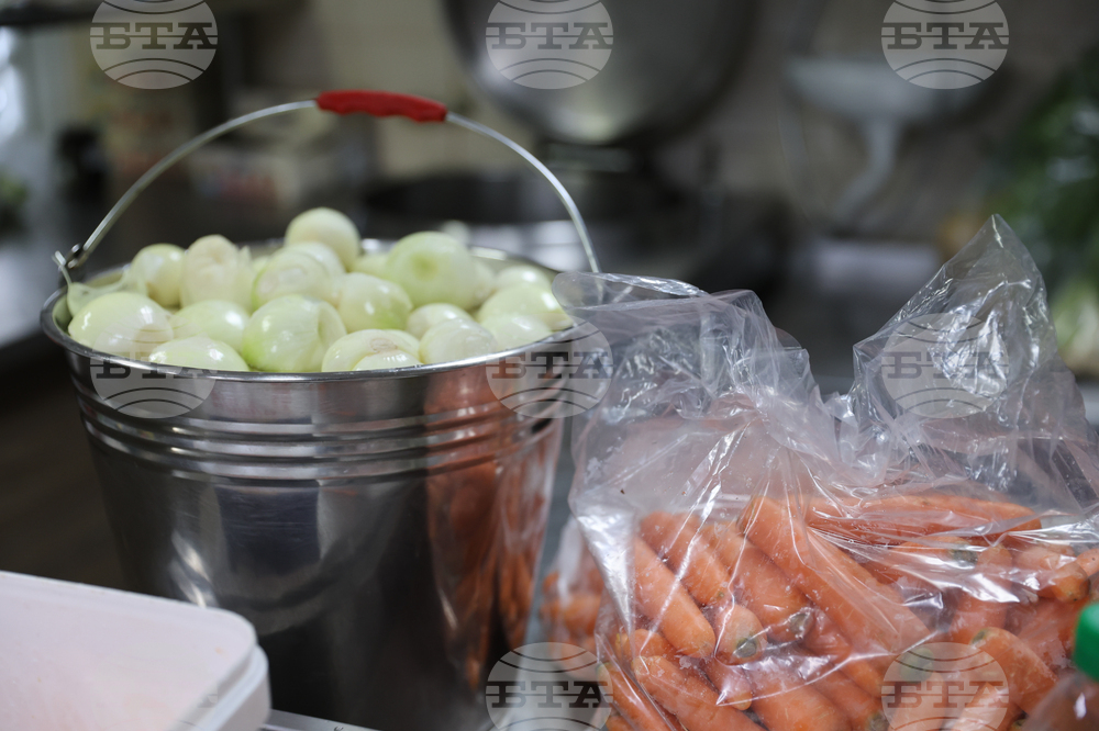 Благоевград - храм „Свети Николай“ - празник - подготовка