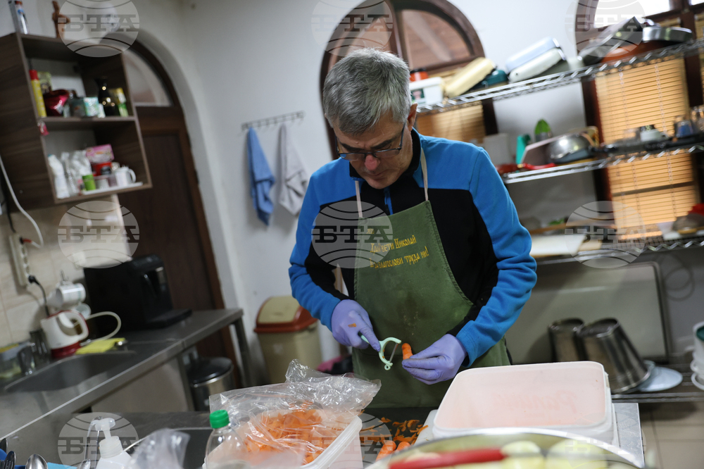 Благоевград - храм „Свети Николай“ - празник - подготовка