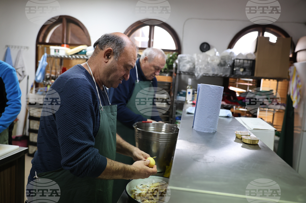 Благоевград - храм „Свети Николай“ - празник - подготовка