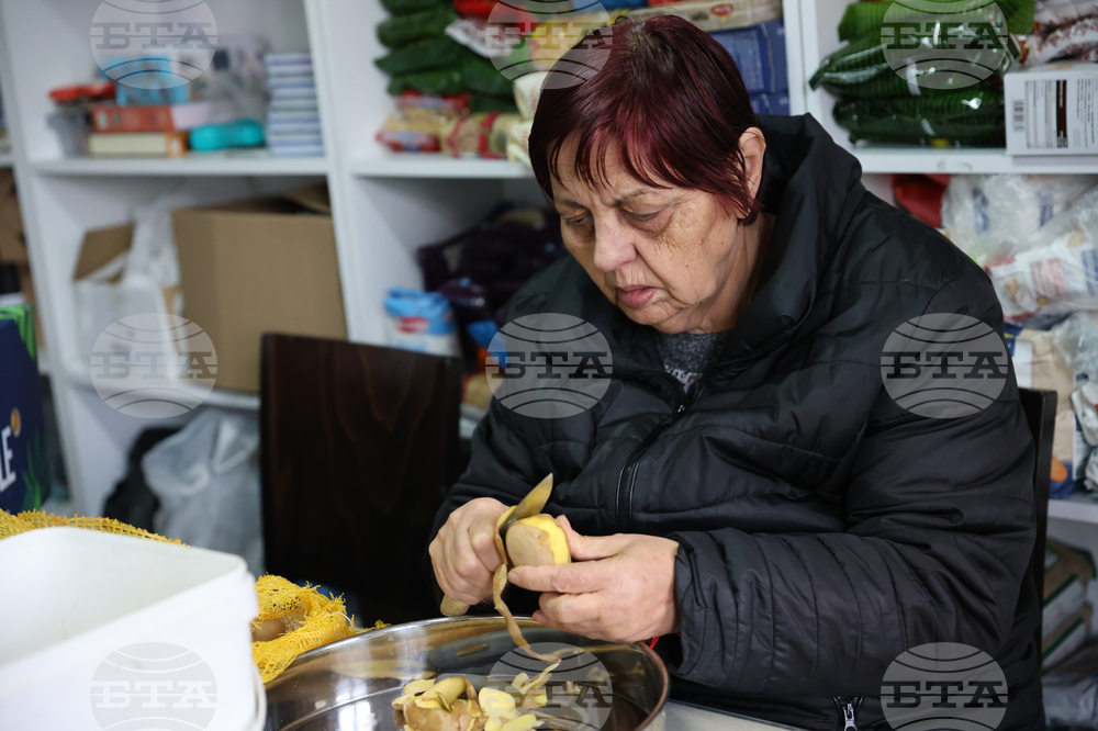 Благоевград - храм „Свети Николай“ - празник - подготовка