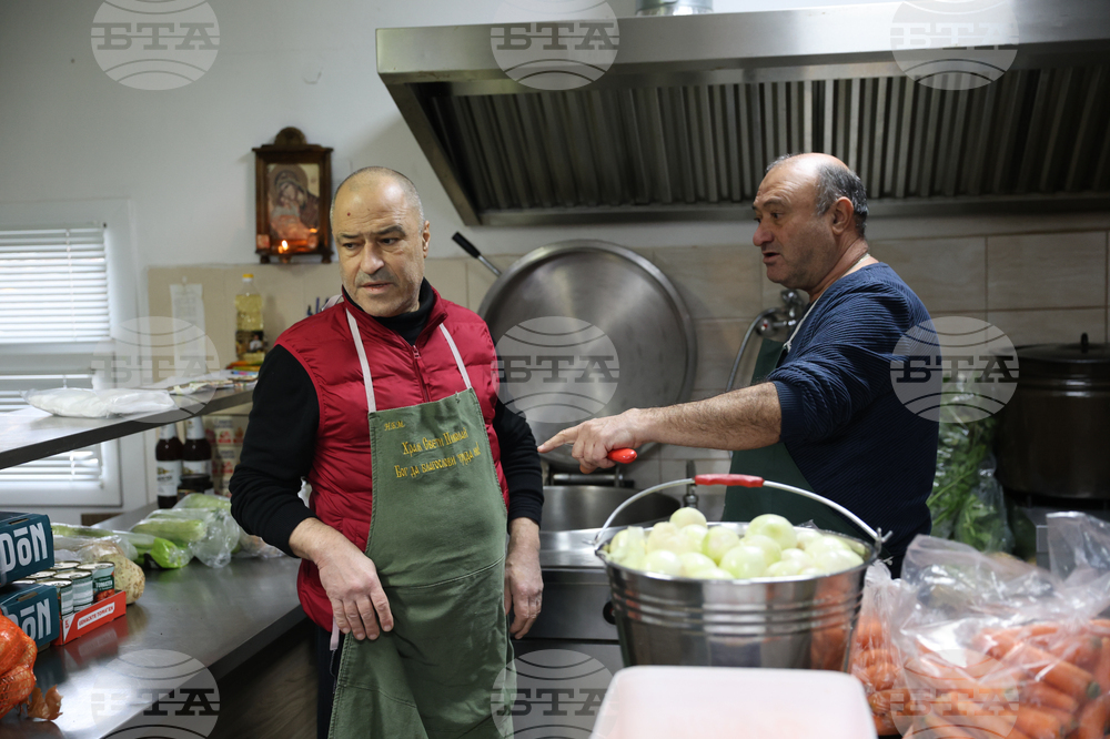 Благоевград - храм „Свети Николай“ - празник - подготовка
