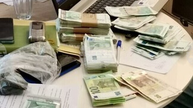 Шестима са задържани, а около 45 адреса са претърсени в страната при акция срещу финансови измами на ГДБОП и ДАНС, под надзора на Европейската прокуратура