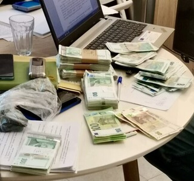 Шестима са задържани, а около 45 адреса са претърсени в страната при акция срещу финансови измами на ГДБОП и ДАНС, под надзора на Европейската прокуратура