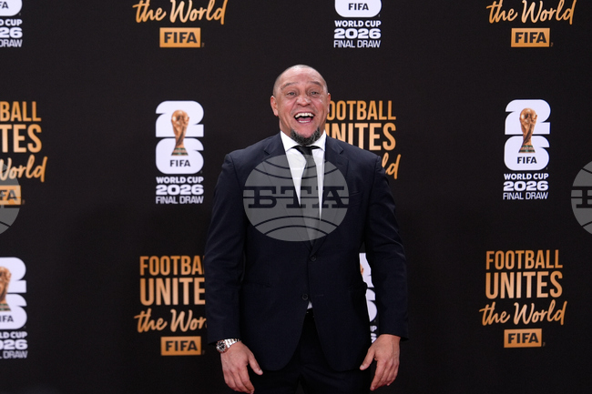 Бившият бразилски национал Роберто Карлос се възстановява успешно след сърдечна операция