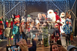 Перник - Коледeн базар - елха - празнични светлини