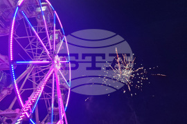 Перник - Коледeн базар - елха - празнични светлини