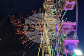 Перник - Коледeн базар - елха - празнични светлини