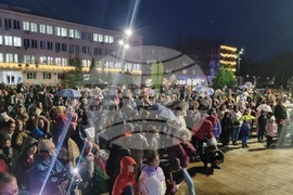 Търговище - коледна елха - светлини