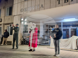 Търговище - коледна елха - светлини