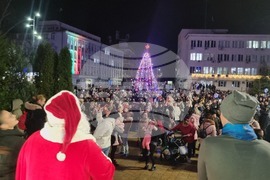 Търговище - коледна елха - светлини