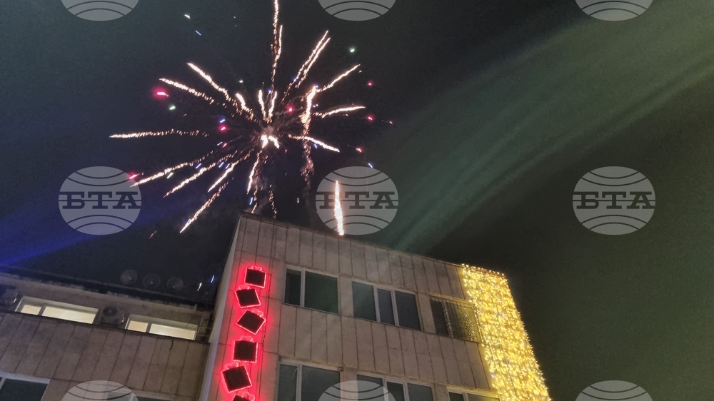 Търговище - коледна елха - светлини