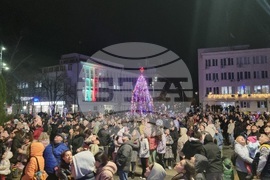 Търговище - коледна елха - светлини