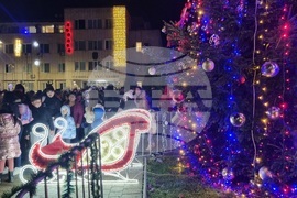 Търговище - коледна елха - светлини