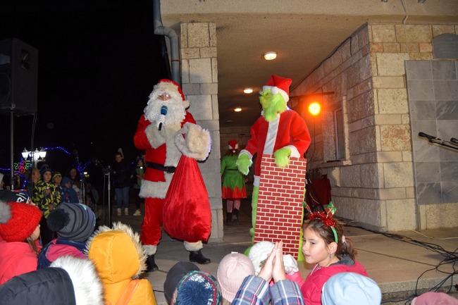 Община Каварна: Каварна запали светлините на коледната елха