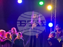 Ловеч - коледна елха - празнични светлини