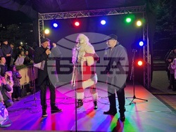 Ловеч - коледна елха - празнични светлини