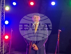 Ловеч - коледна елха - празнични светлини